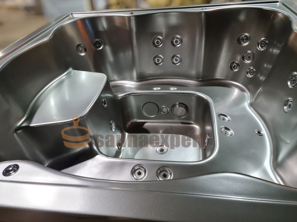 Outdoor ACRYL- Whirlpool / Badezuber 225x225cm mit Holzheizung